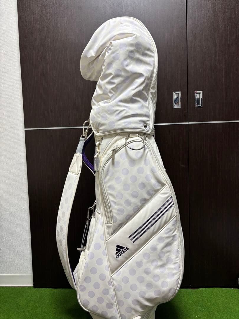【最終値下げ】adidasレディースキャディバッグ ホワイト おまけつき