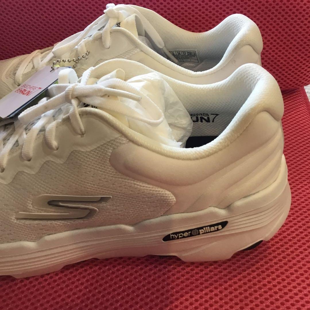 SKECHERS サイズ24(38) GOrun 7 ホワイト シューズ