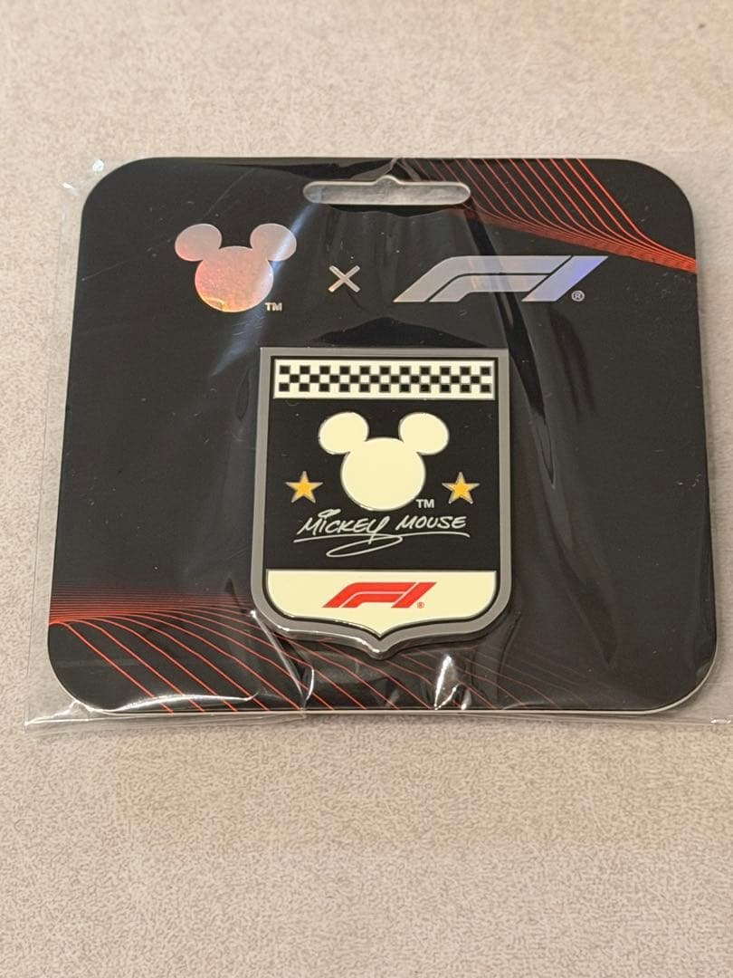限定 ミッキーマウス F1 コラボ バッジ 未開封 ディズニー