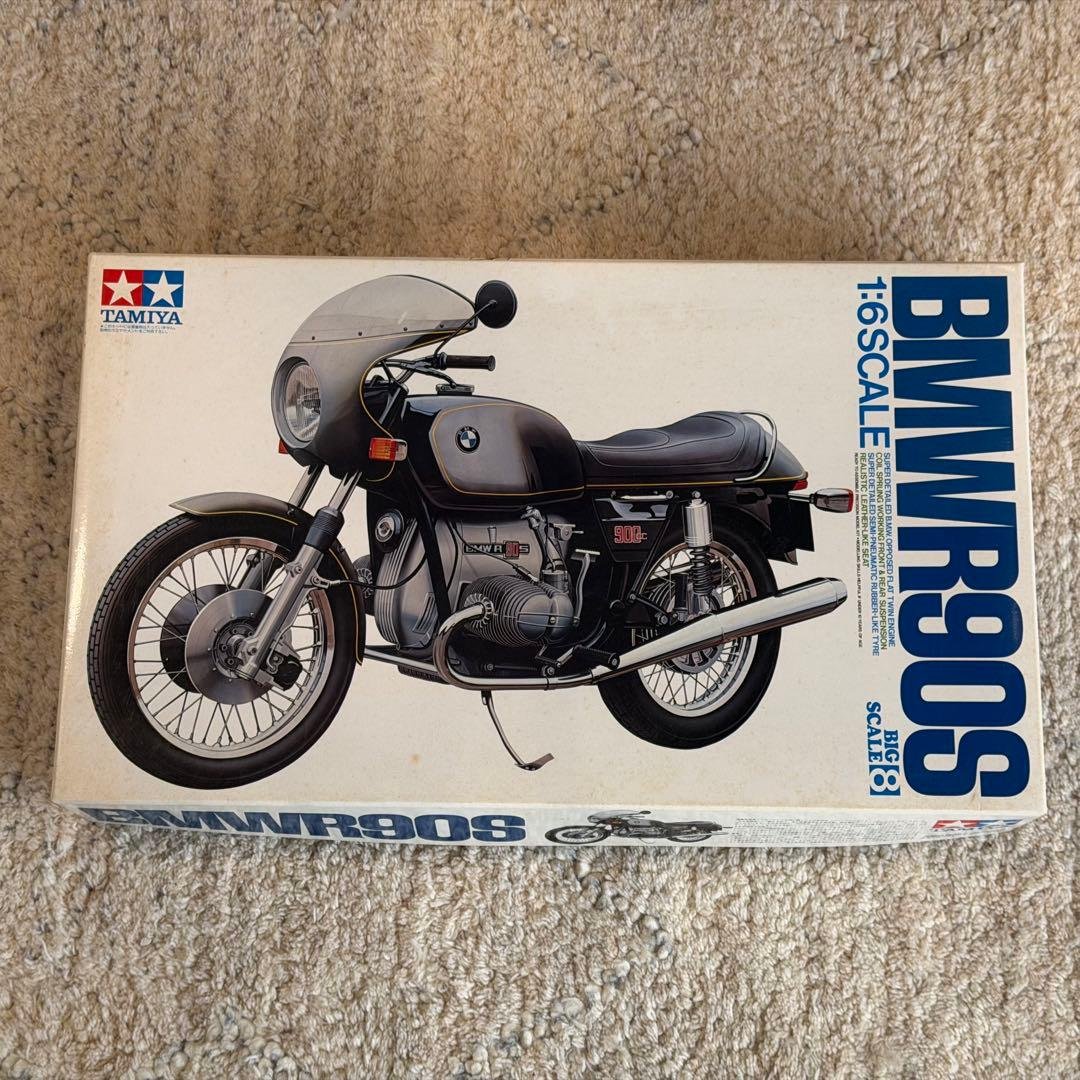 【美品】タミヤ　プラモデル　 R90