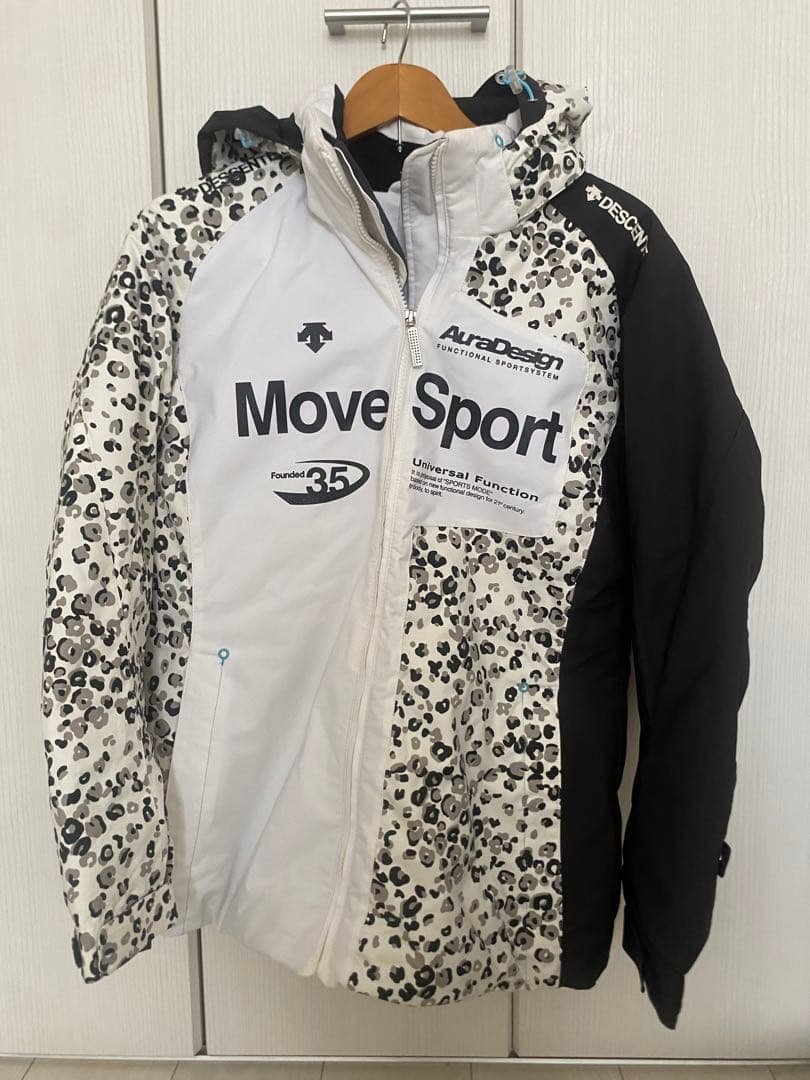 DESCENTE スキーウェア 上のみ 11号