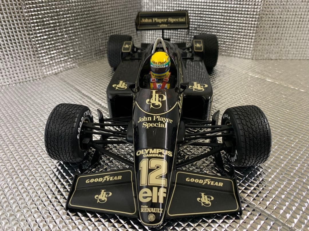 【BIGサイズ！F1 ロータスルノー97T アイルトンセナ　1/12】