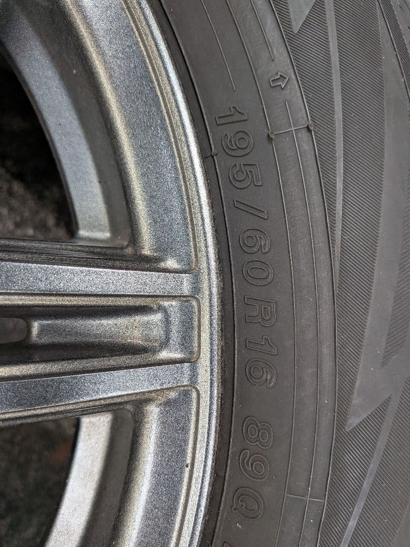 ウィッシュ　プリウス ヨコハマ アイスガード７　　スタッドレスタイヤ