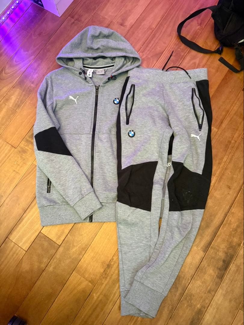 Puma  フード付きジャージ上下セット