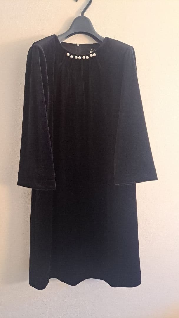 René basic ブラックベロアワンピース 　パール　レア長袖　36