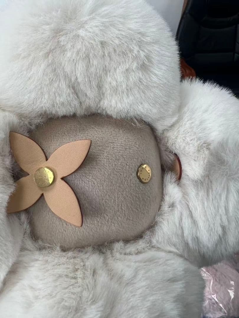 LOUIS VUITTON ルイヴィトン 花型ぬいぐるみ フェイクファー