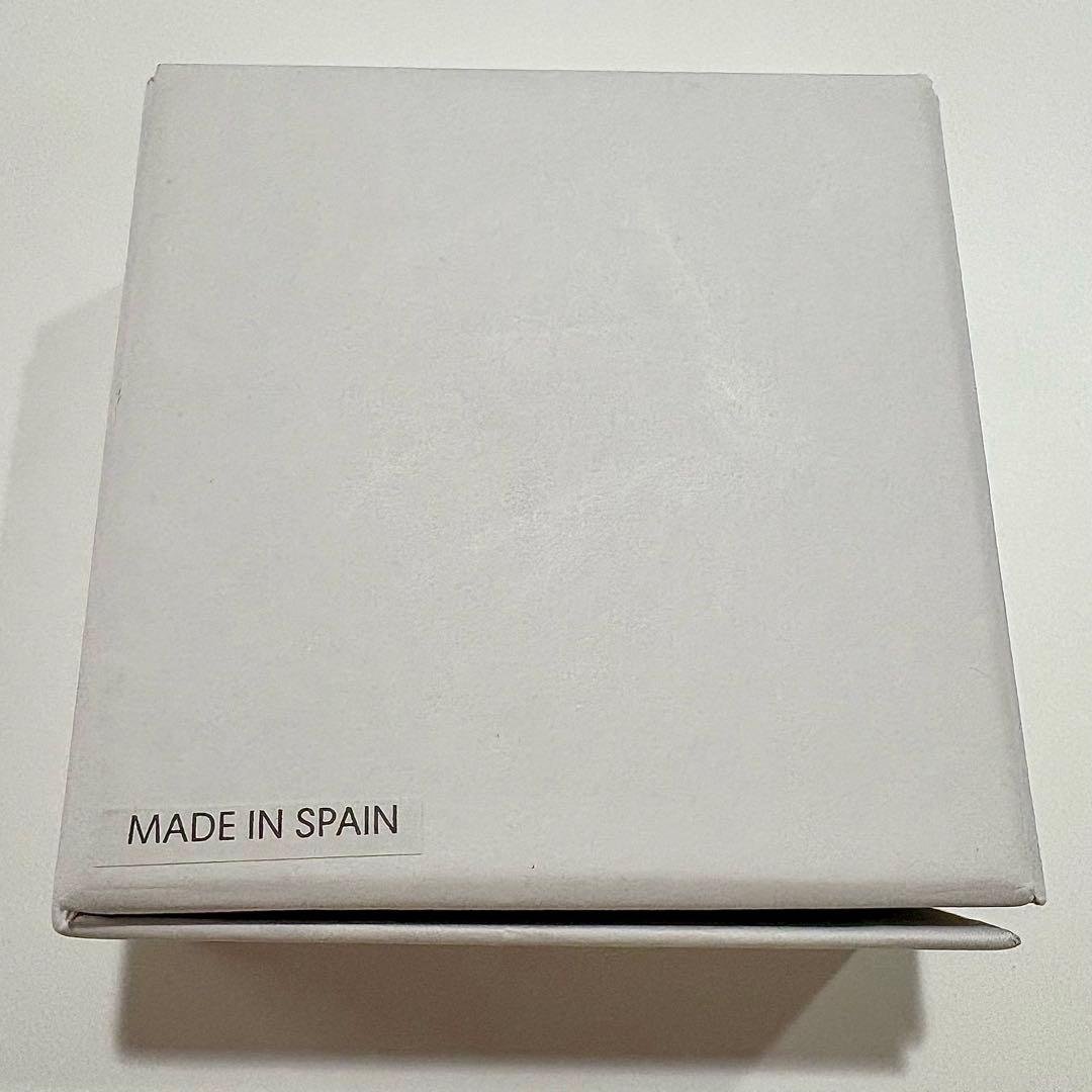 Ri【美品】LOEWE アナグラム ブローチ ゴールド 箱付き