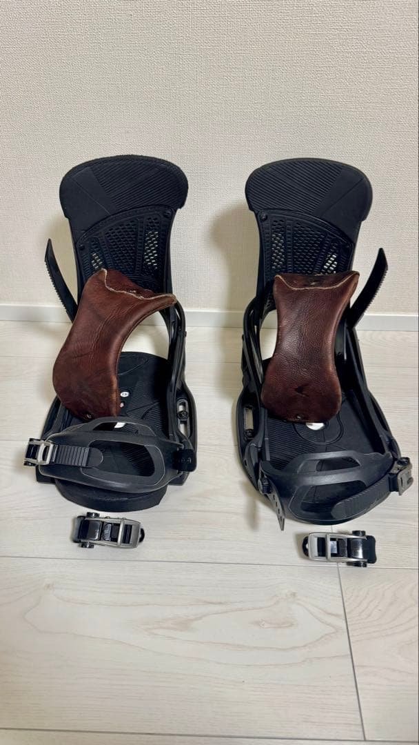 送料込み BURTON MALAVITA レザー EST