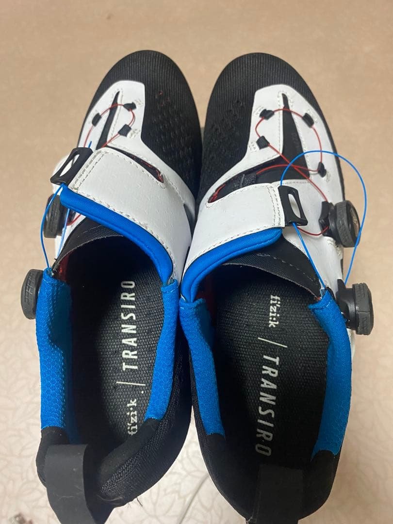 fizik TRANSIRO スパイクシューズ 黒/白/青
