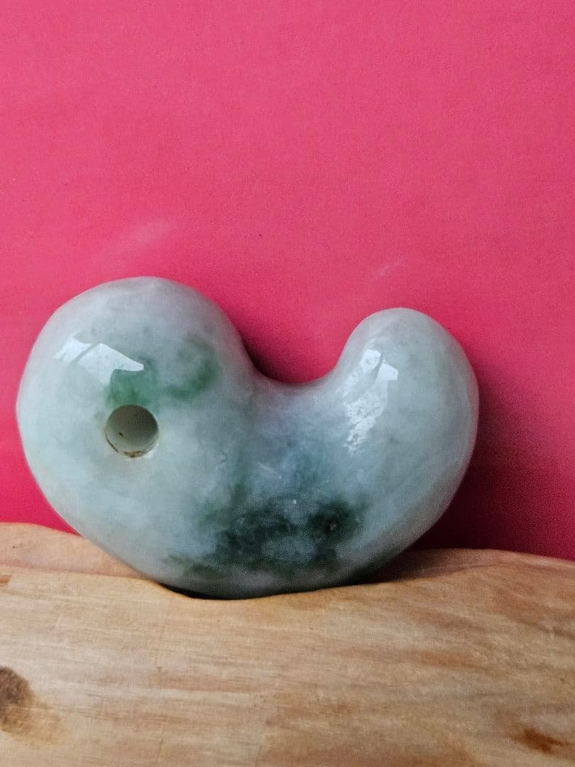 専用 糸魚川産　翡翠勾玉　　　　　☆18,000円☆