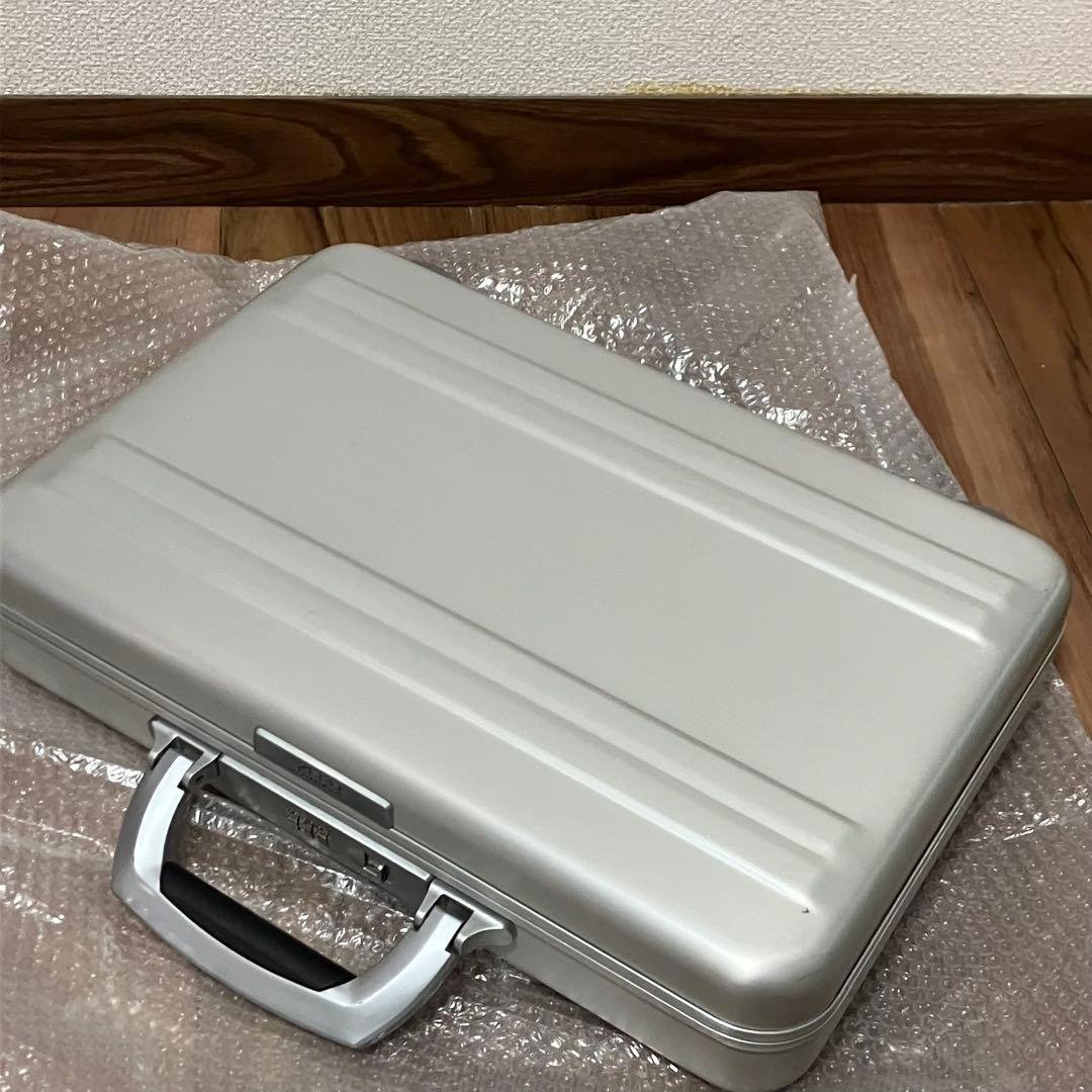 ZEROHALLIBURTON ゼロハリ　ゼロハリバートン　アタッシュケース